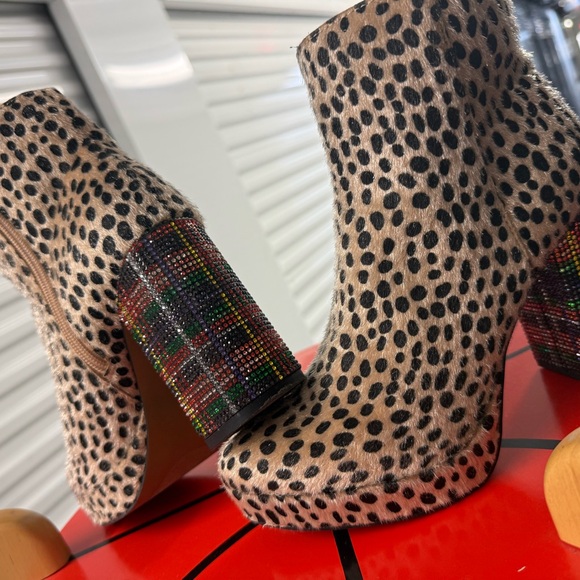 Leopard Print Ankle Boots with Multicolor Heel - Picture 4 of 9